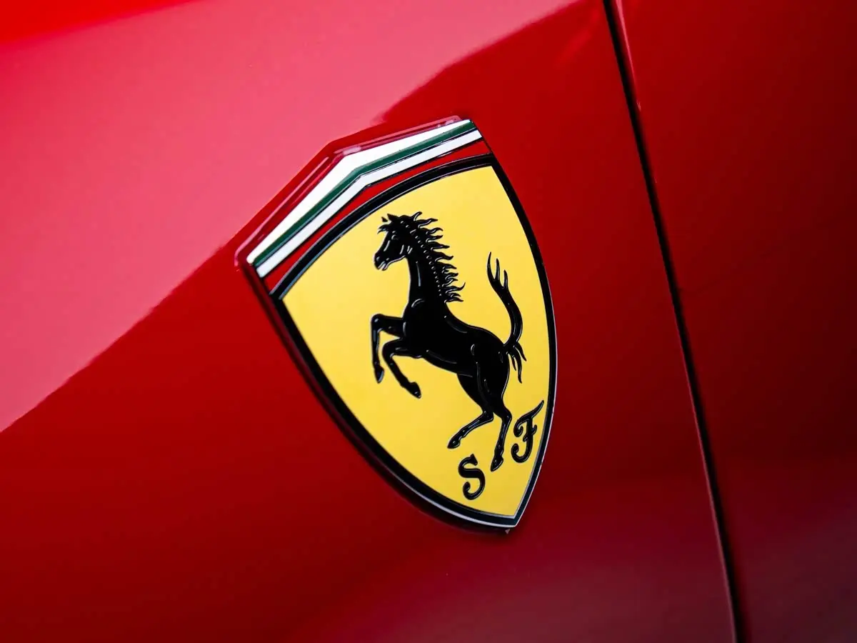 Ferrari SF90 2023 — Фото 10/20