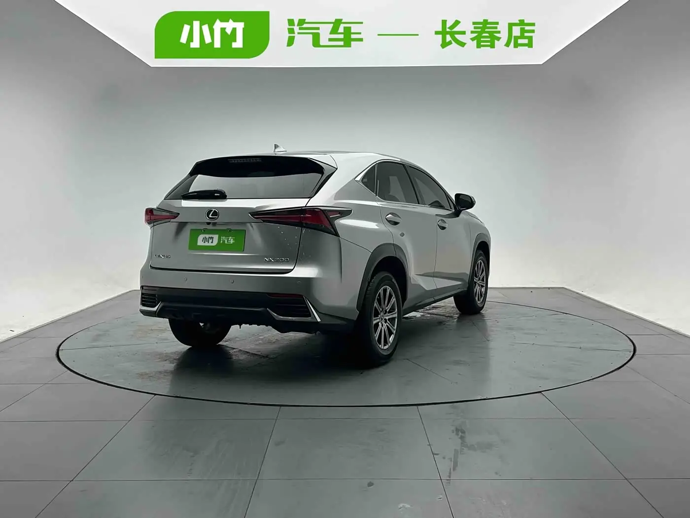 Lexus NX 2020 — Фото 6/19