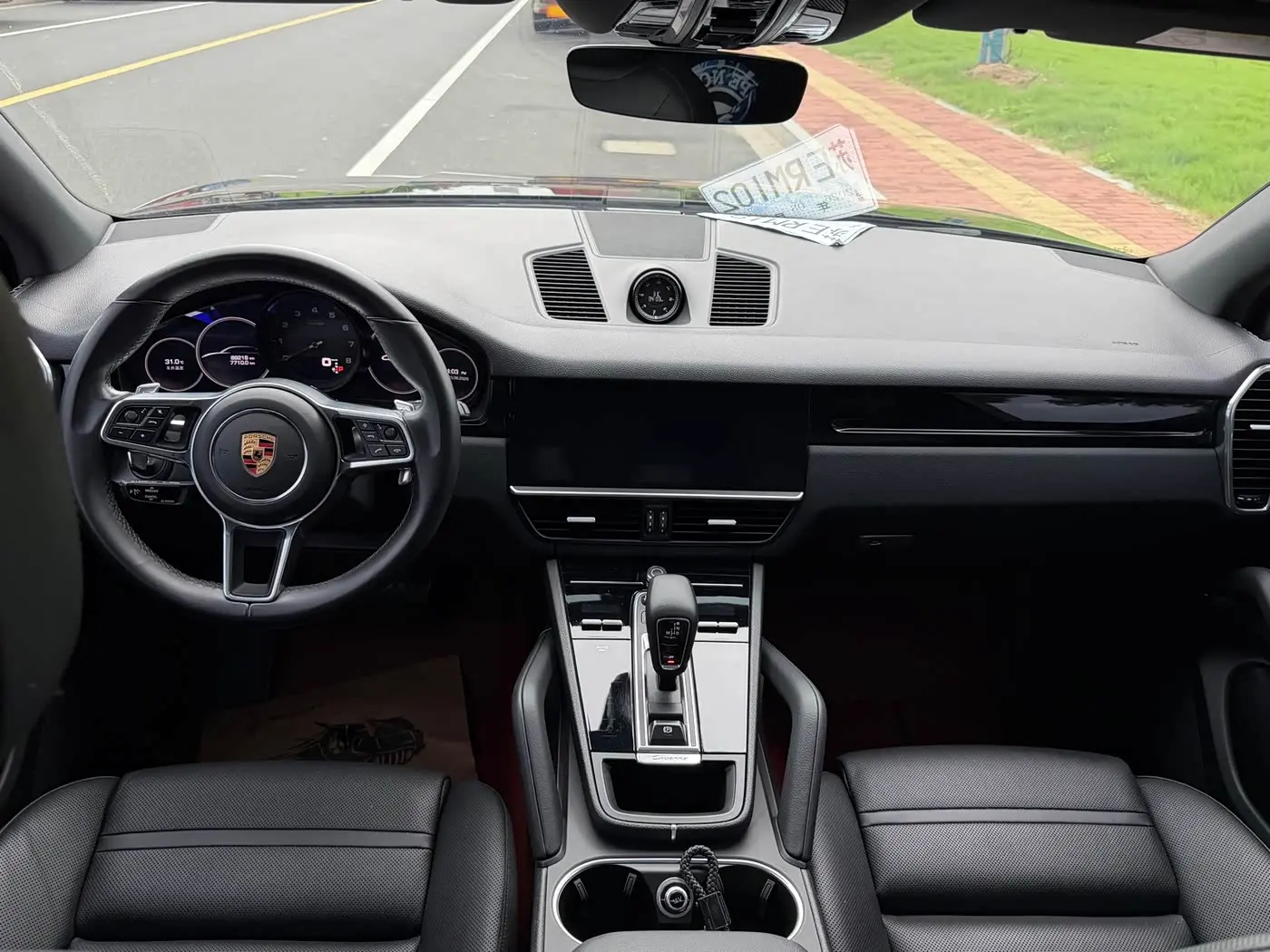 Porsche Cayenne 2020 — Photo 12/19
