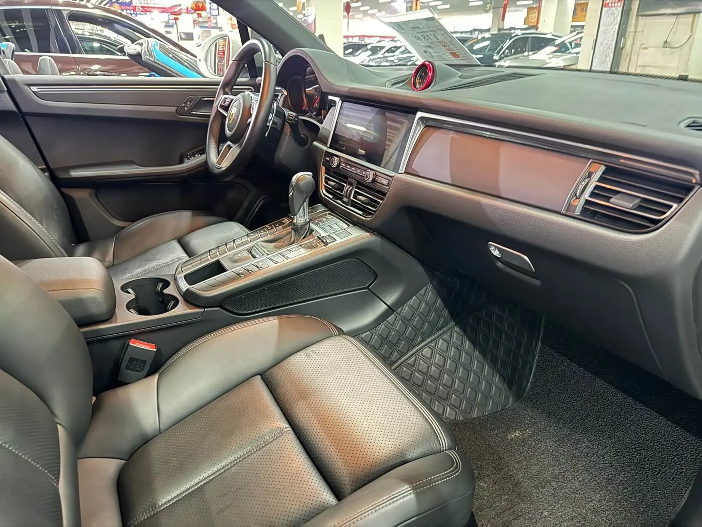 Porsche Macan 2021 — Фото 14/14
