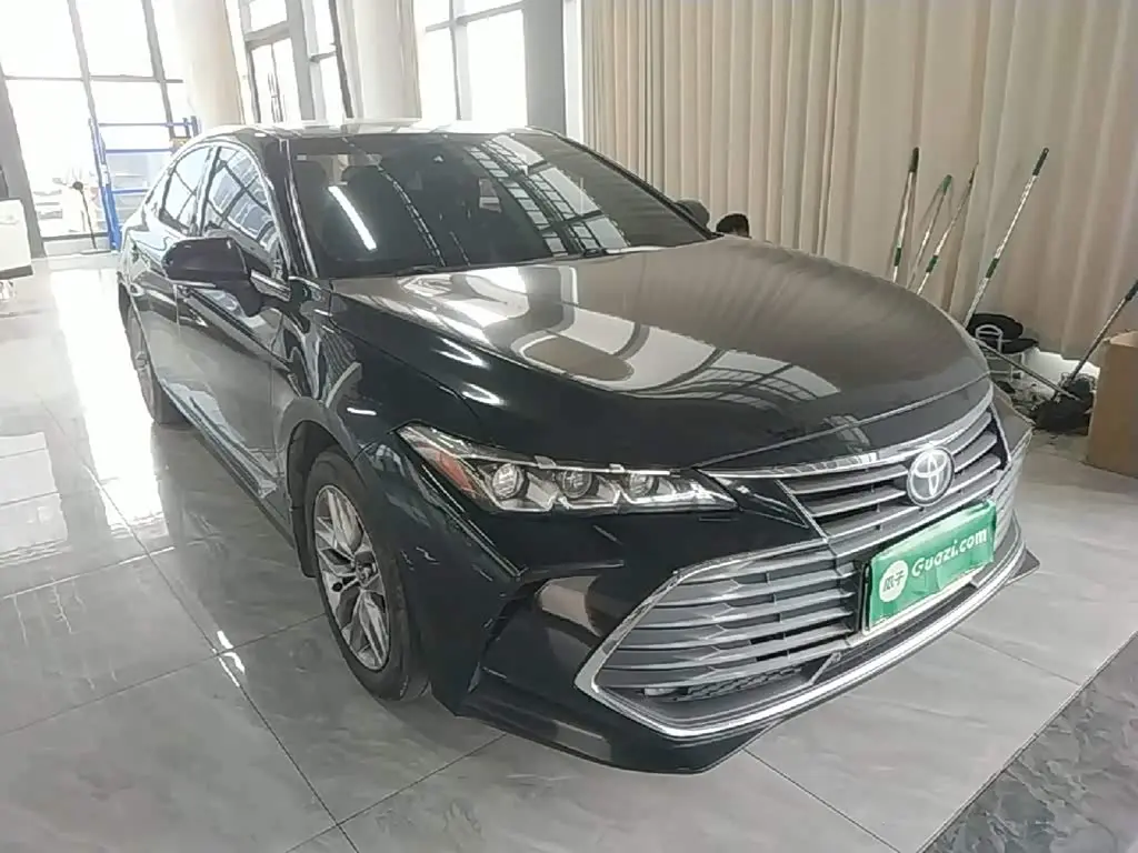 Toyota Avalon 2019 — Фото 4/20