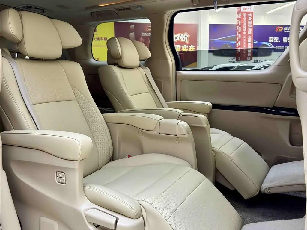 Toyota Alphard 2011 — Фото 8/15