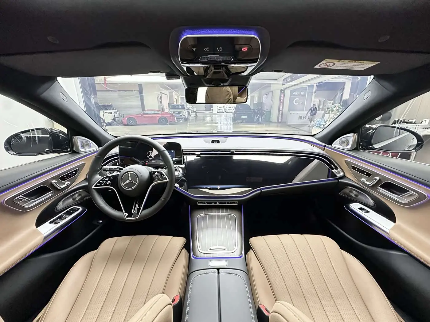Mercedes-Benz E-Class 2025 — Фото 8/20
