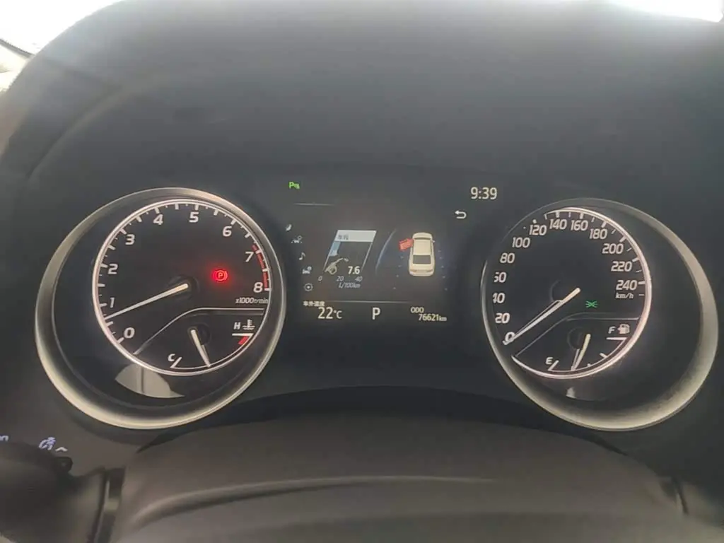 Toyota Camry 2020 — Фото 12/20