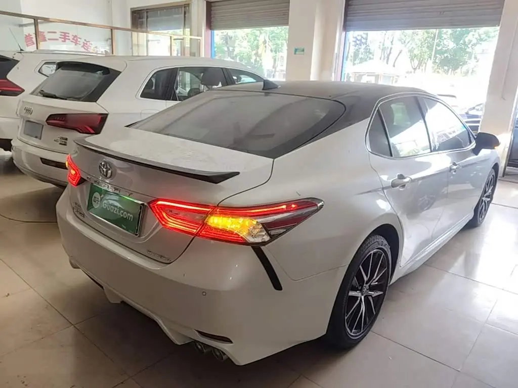Toyota Camry 2023 — Şəkil 7/20