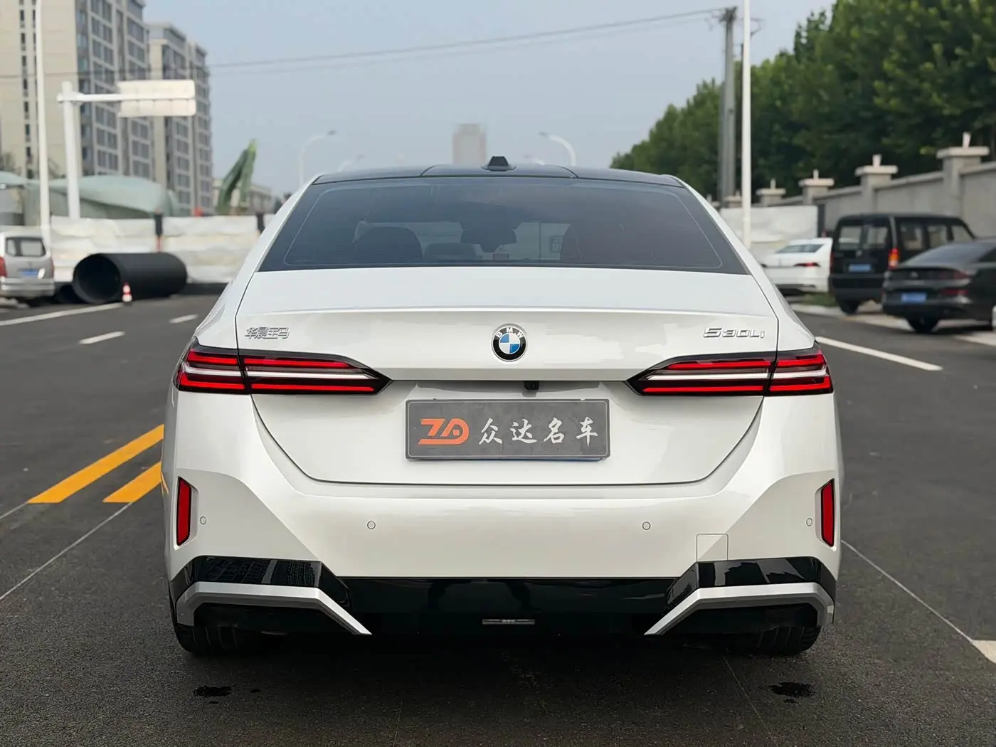 BMW 5 Series 2025 — Photo 16/17