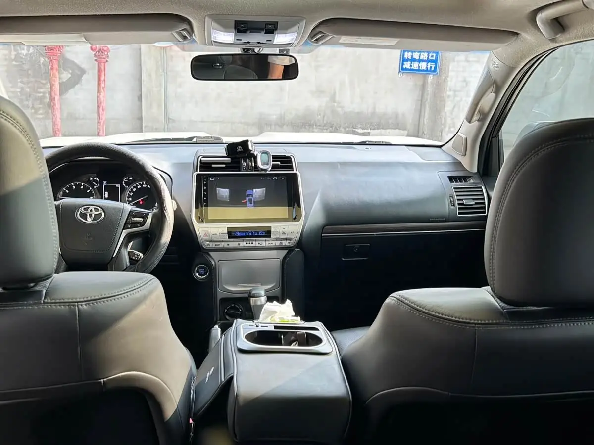 Toyota Prado 2018 — Photo 11/14