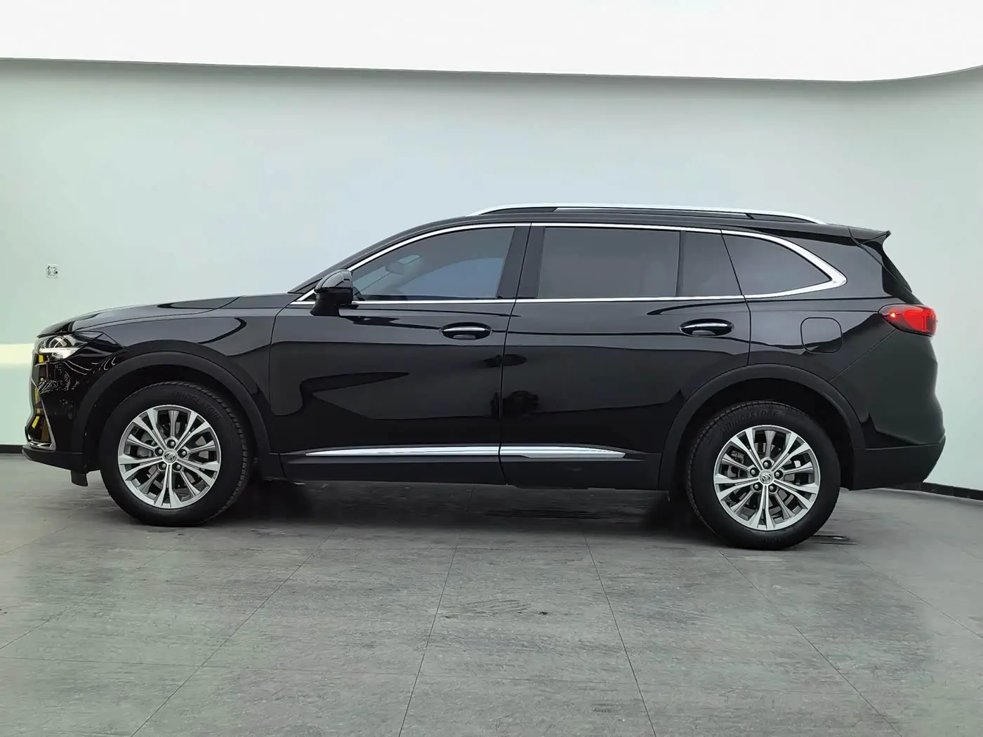 Buick Envision Plus 2023 — Фото 7/20
