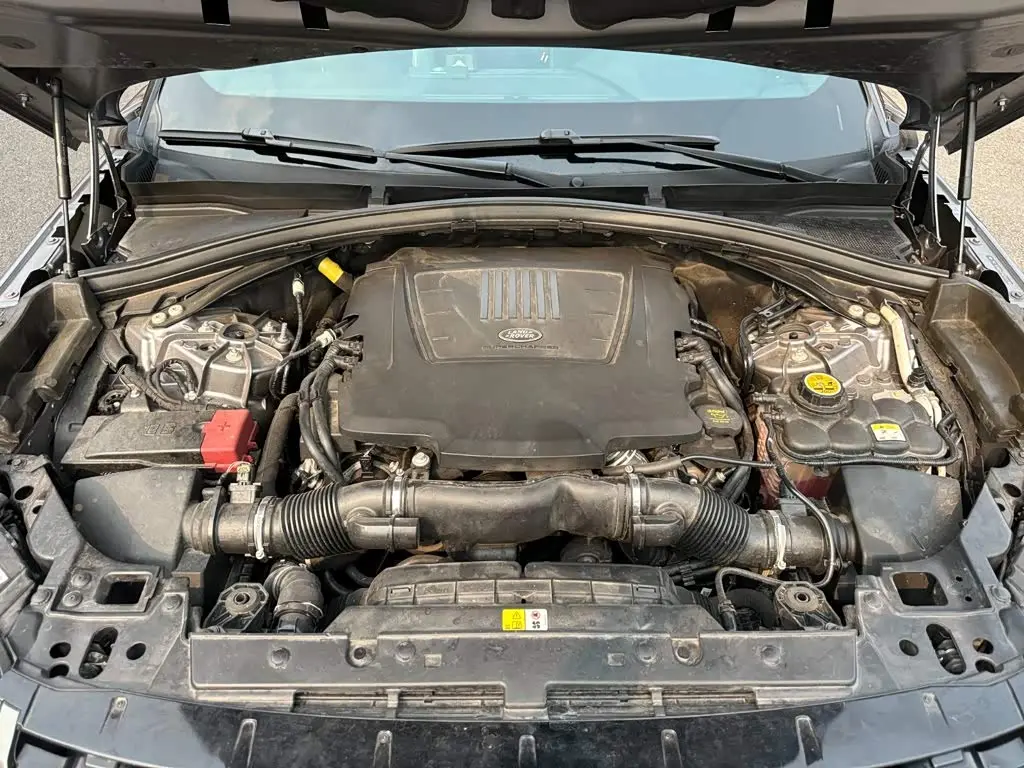 Land Rover Range Rover Velar 2020 — Şəkil 17/18