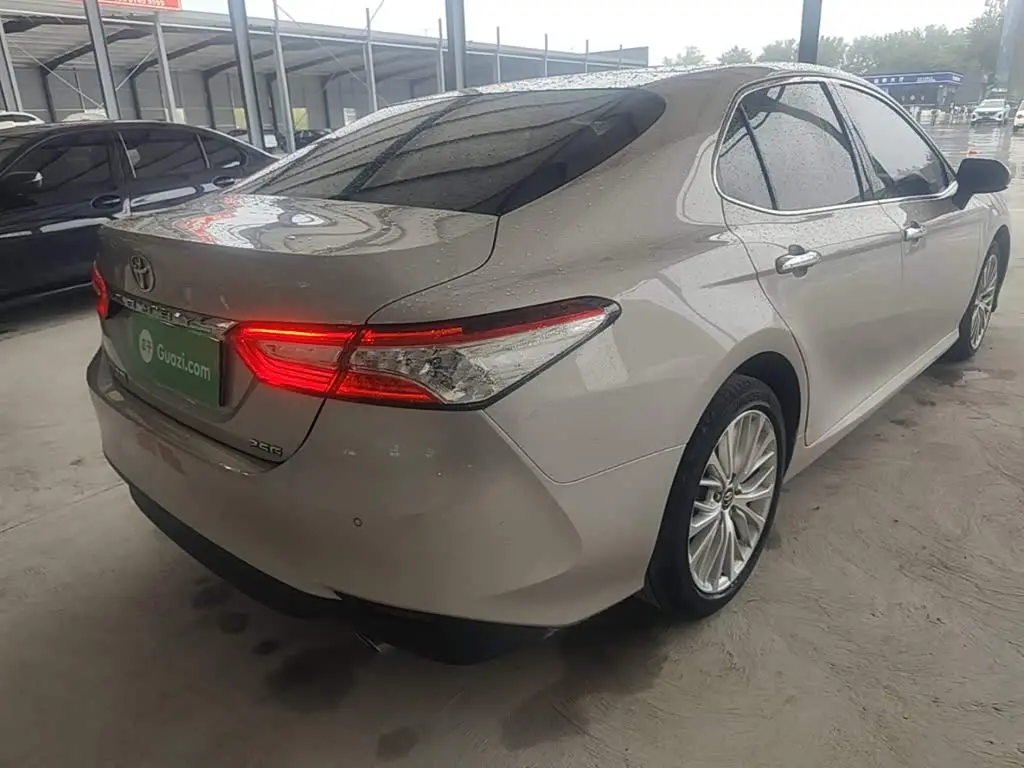 Toyota Camry 2020 — Фото 7/20