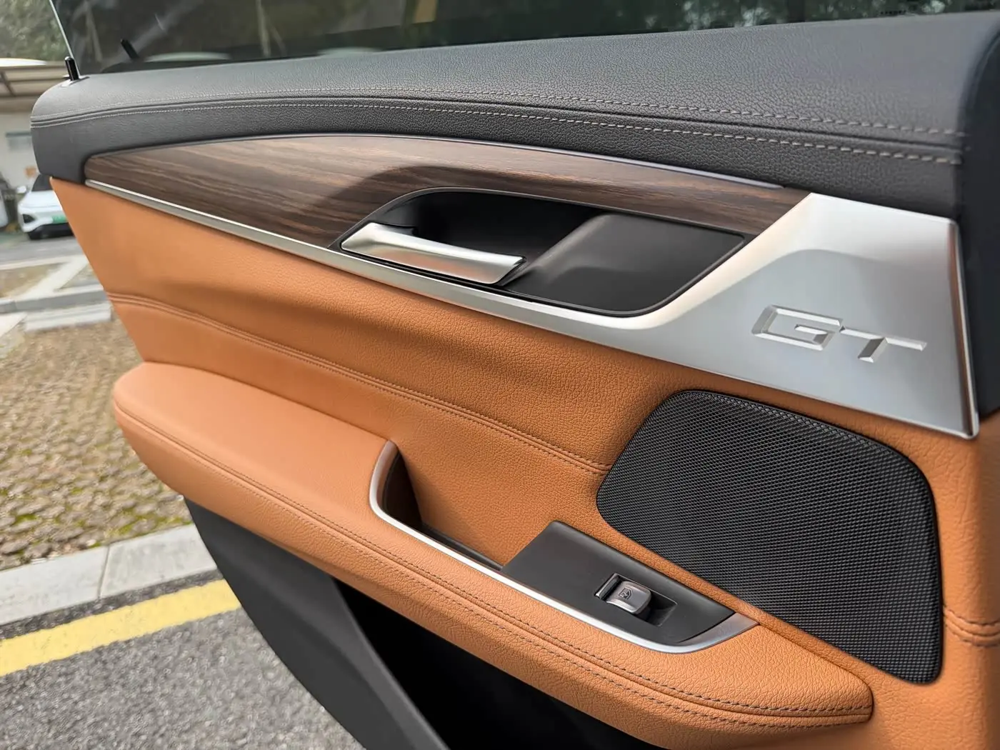 BMW 6 Series GT 2024 — Photo 9/20