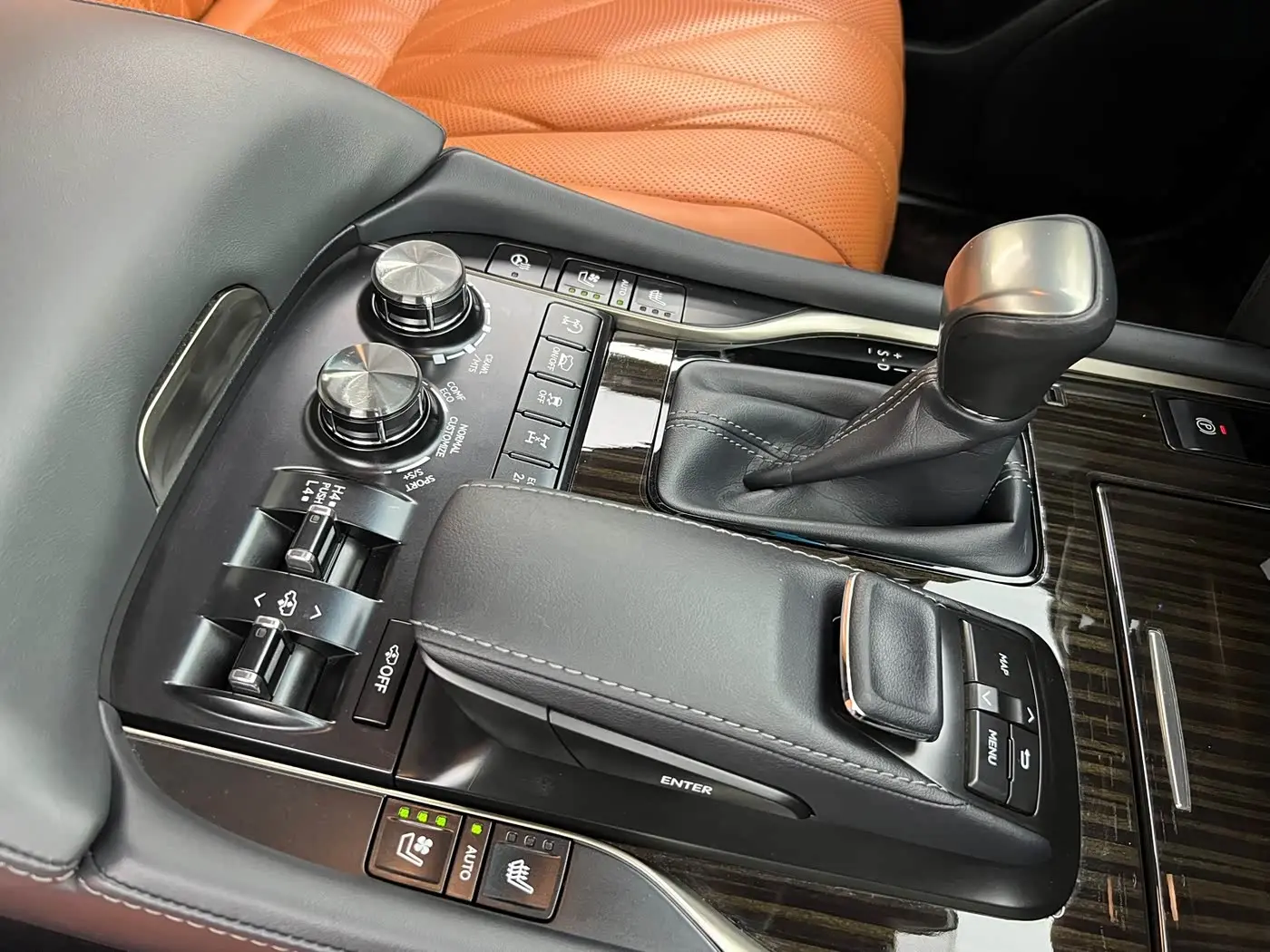 Lexus LX 2019 — Фото 17/20