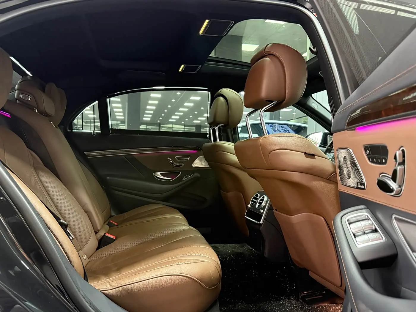 Mercedes-Benz S-Class 2019 — Photo 11/18