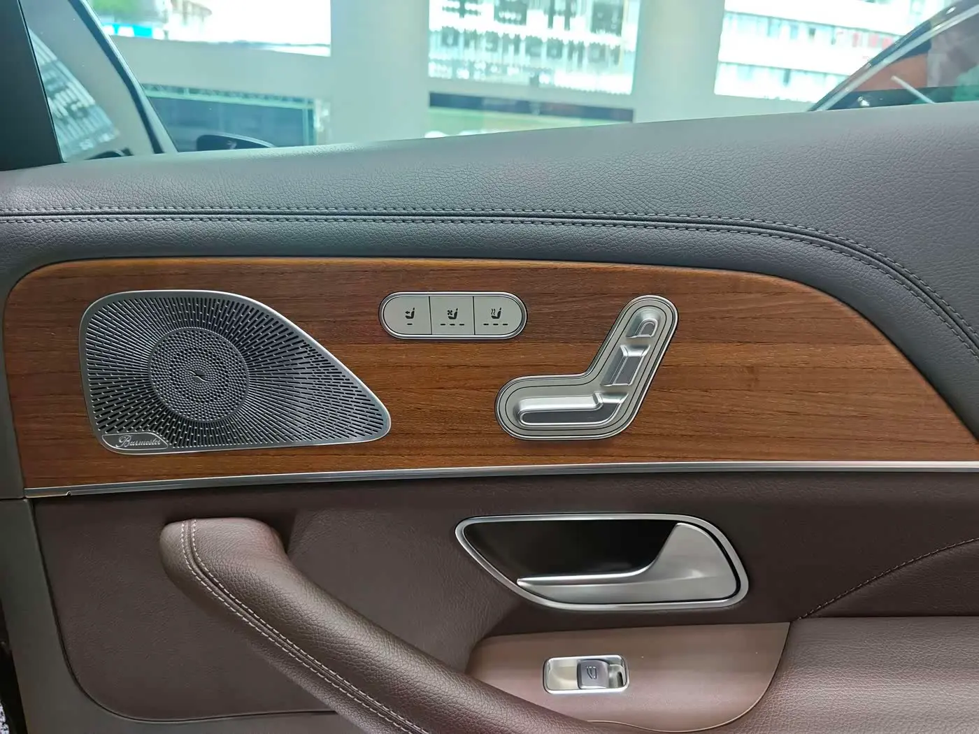 Mercedes-Benz GLS 2020 — Photo 12/17