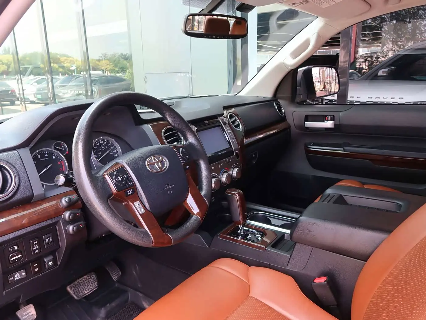 Toyota Tundra 2016 — Photo 5/12