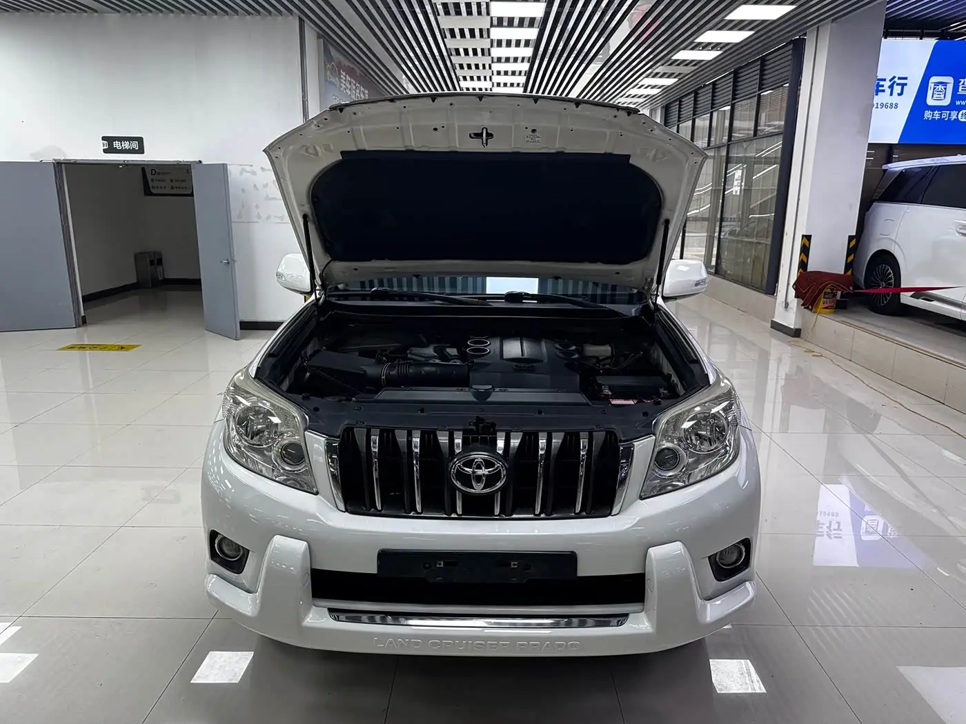 Toyota Prado 2013 — Photo 15/15