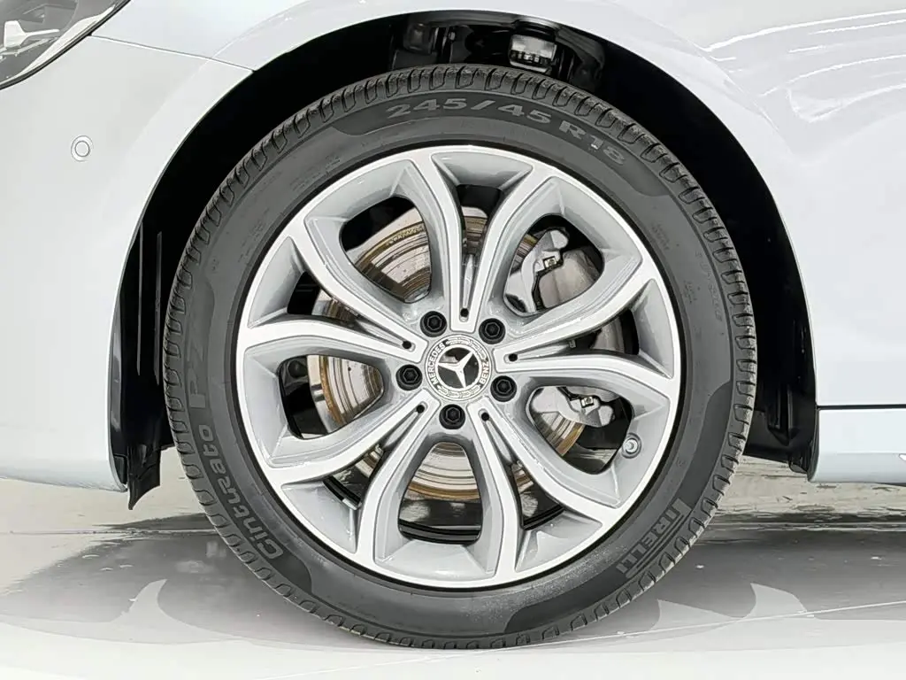 Mercedes-Benz E-Class 2022 — Фото 11/20