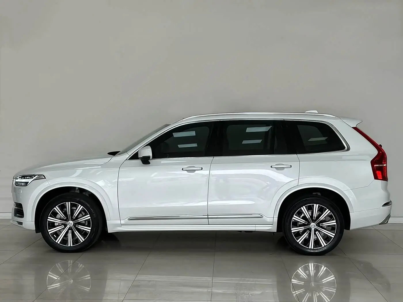 Volvo XC90 2021 — Photo 4/20