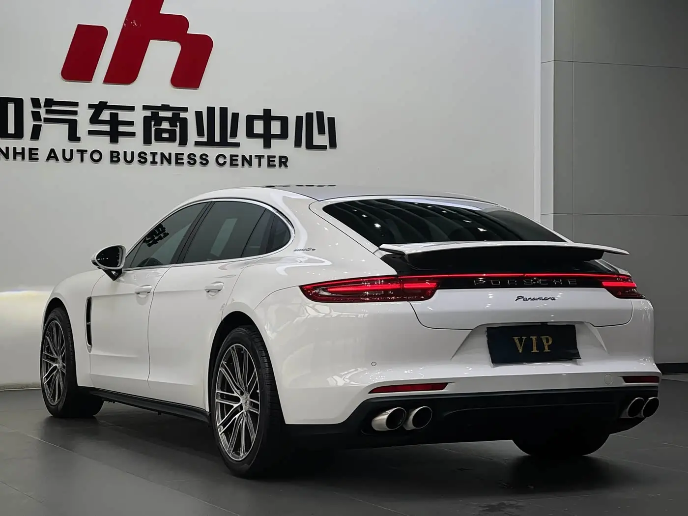 Porsche Panamera 2019 — Фото 4/13
