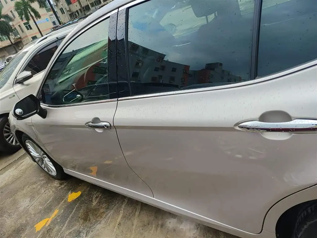 Toyota Camry 2019 — Photo 5/20