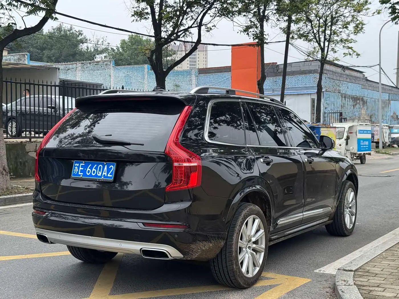 Volvo XC90 2018 — ფოტო 18/18