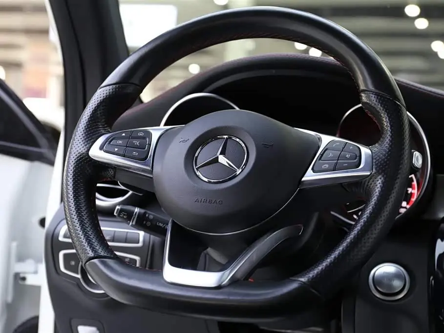 Mercedes-Benz GLC AMG 2018 — Photo 11/20