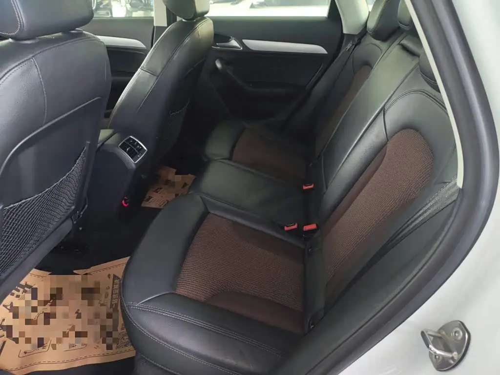 Audi Q3 2019 — Şəkil 13/20
