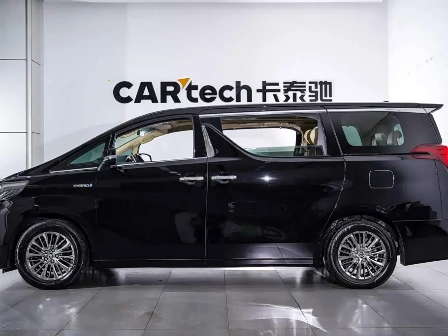 Toyota Alphard 2020 — Photo 7/20