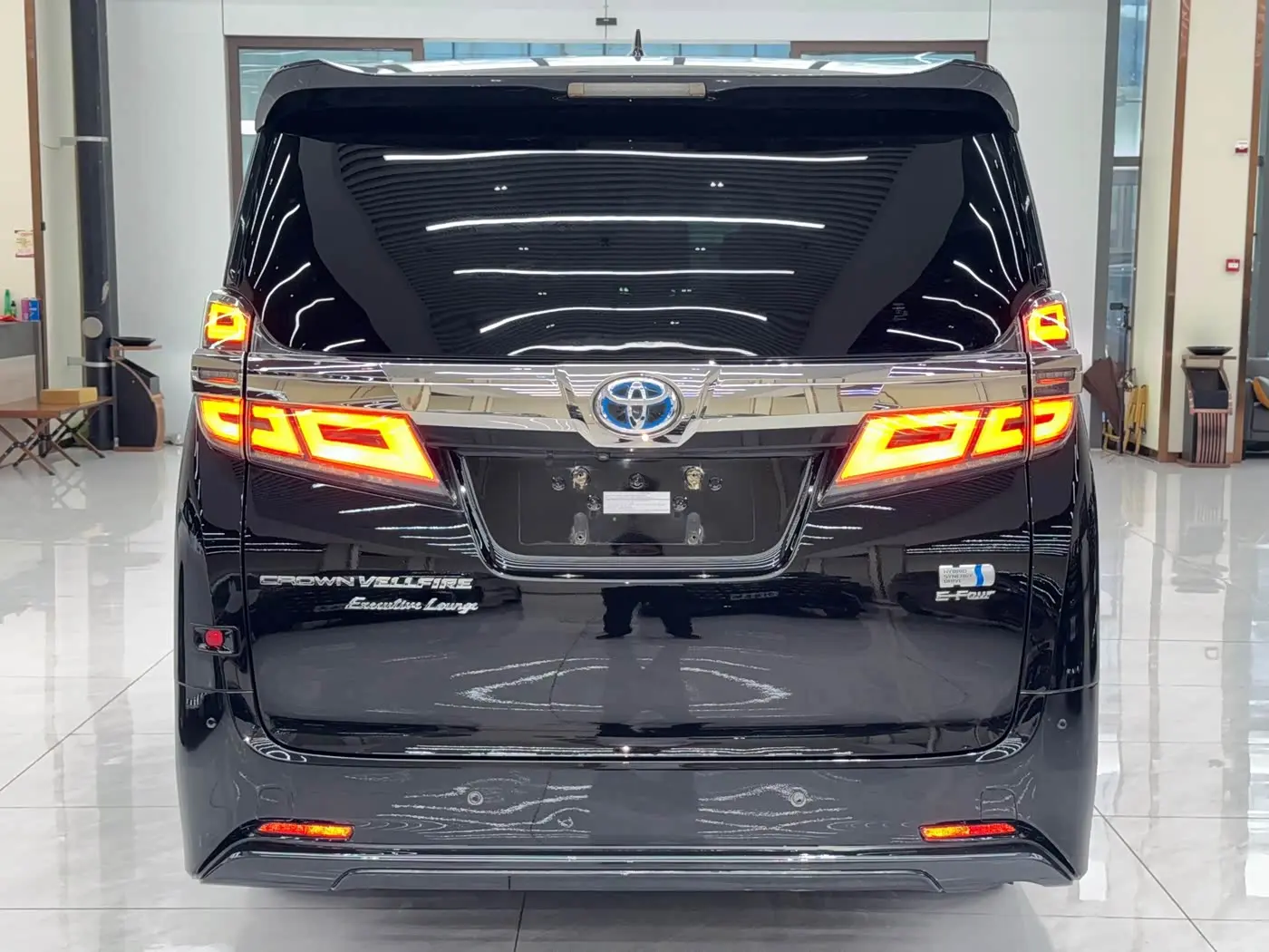 Toyota Vellfire 2021 — Photo 10/12