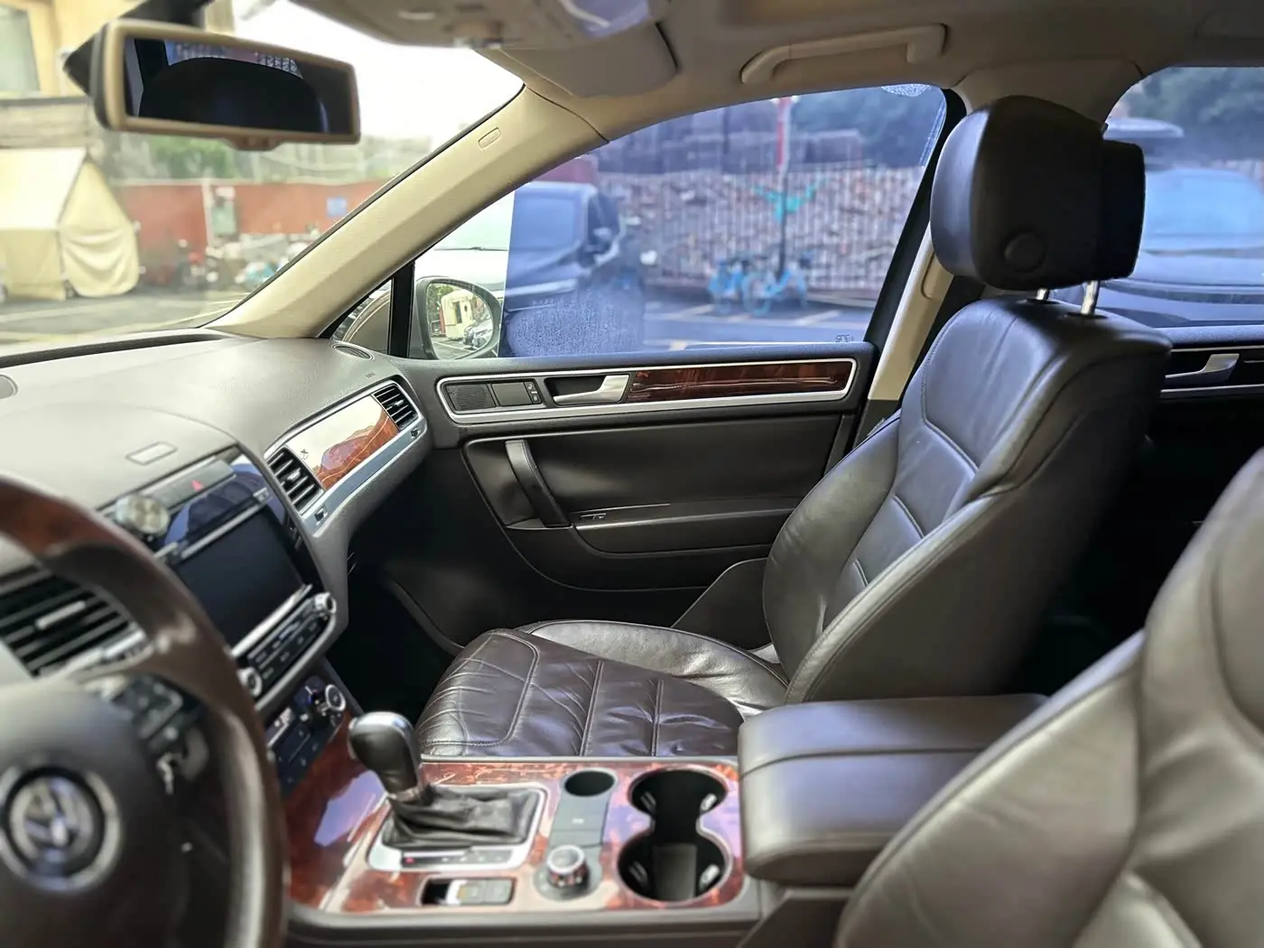 Volkswagen Touareg 2012 — Şəkil 12/20