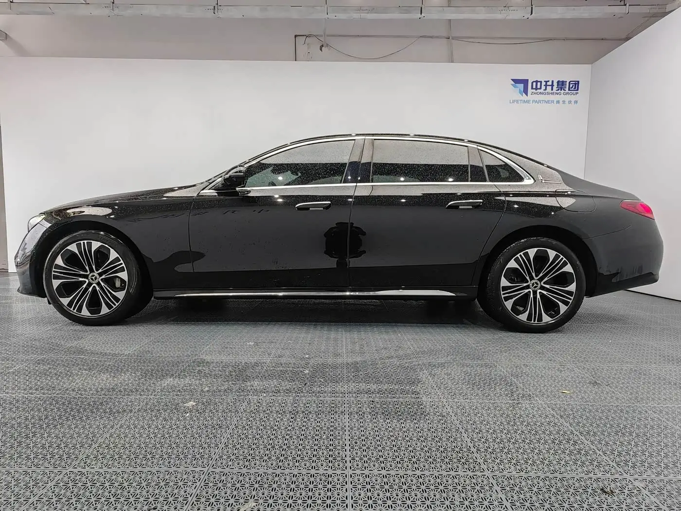 Mercedes-Benz E-Class New Energy 2024 — Photo 7/19