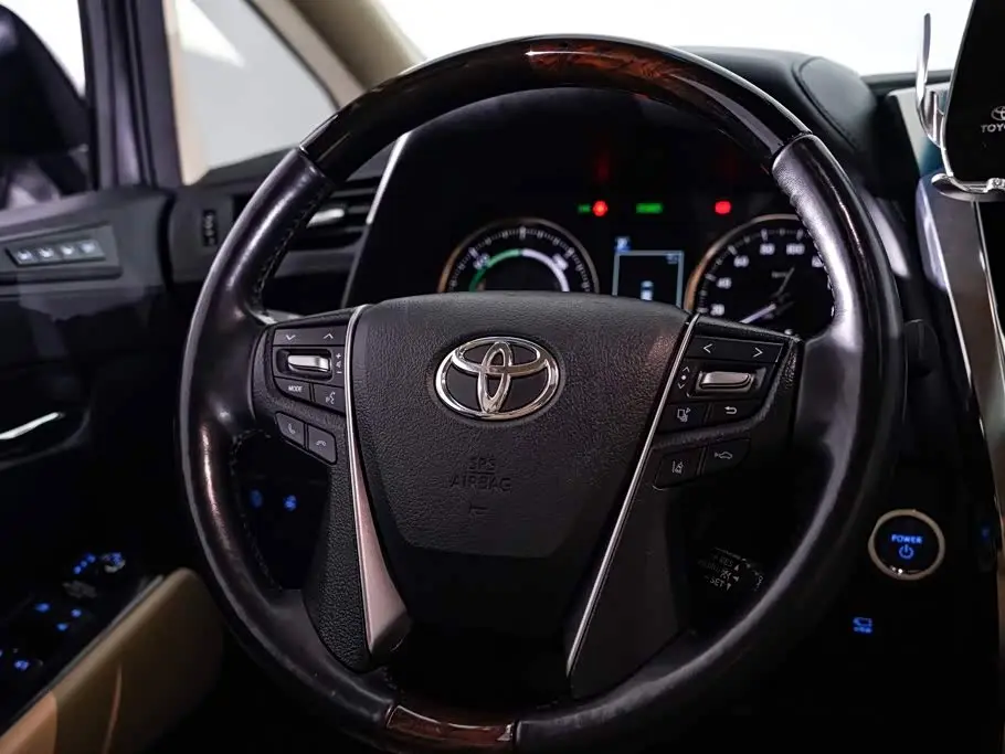 Toyota Alphard 2020 — Photo 15/20
