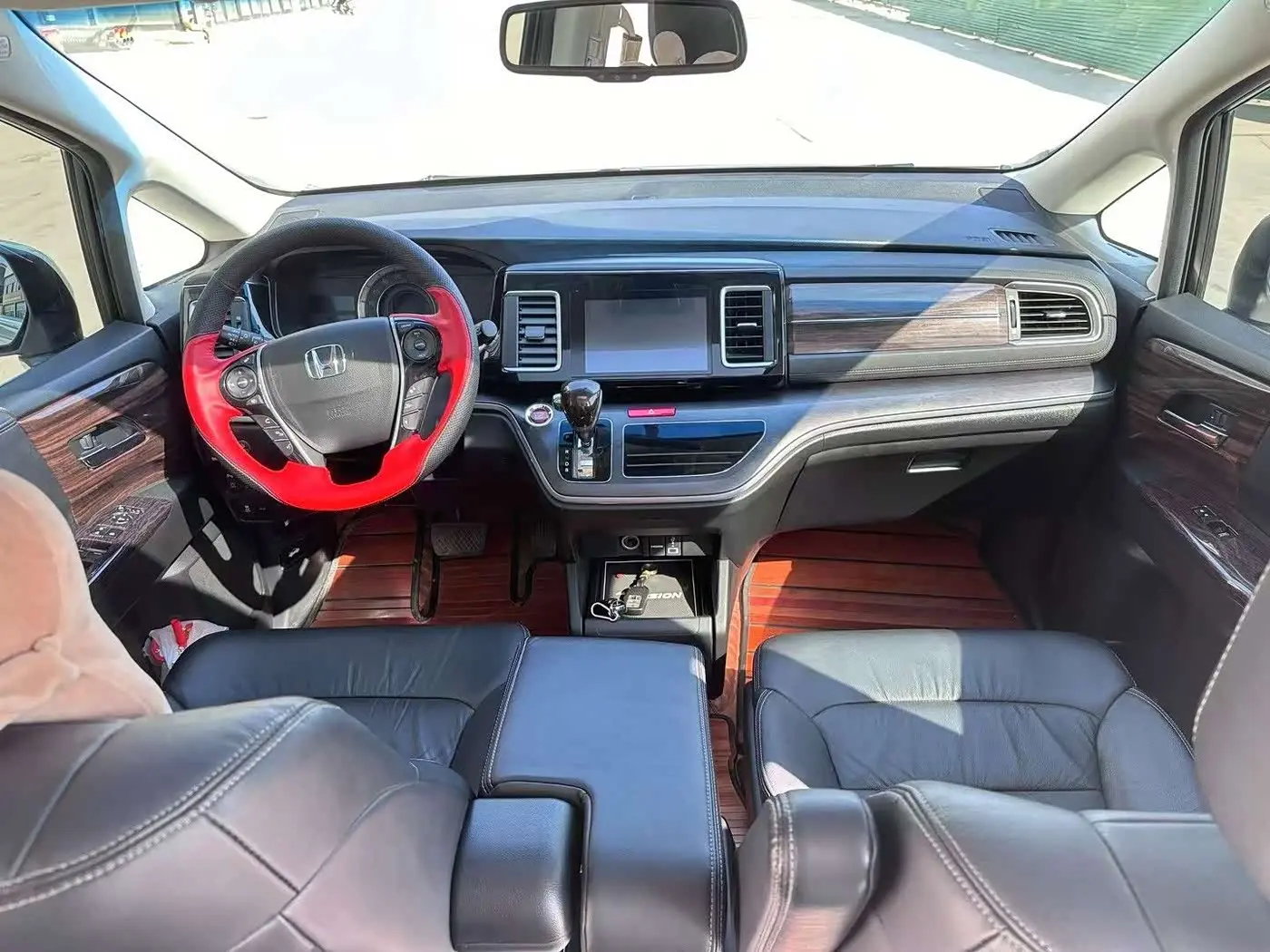 Honda Elysion 2020 — Photo 8/9
