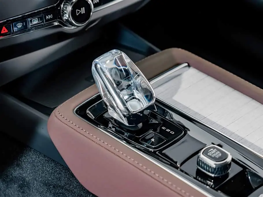 Volvo S90 2025 — Photo 16/20