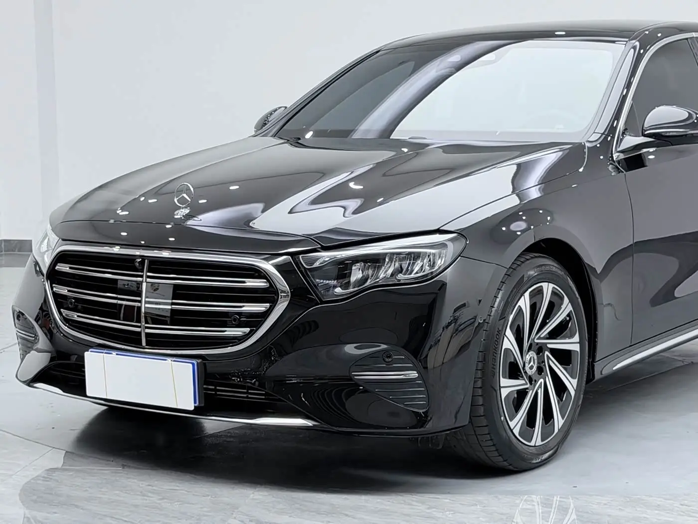 Mercedes-Benz E-Class 2025 — Photo 19/20