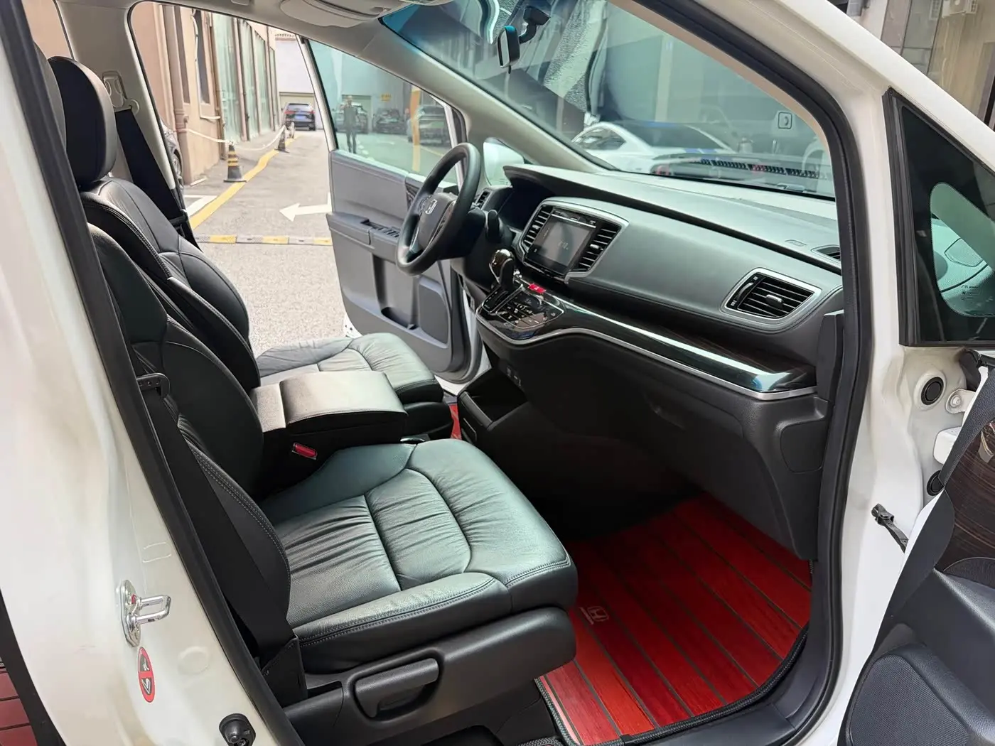 Honda Odyssey 2018 — Фото 10/20