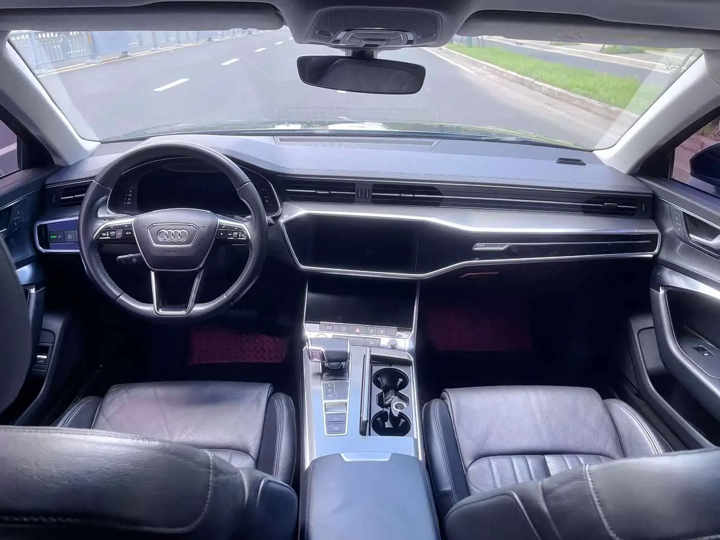 Audi A6L 2019 — Photo 6/14