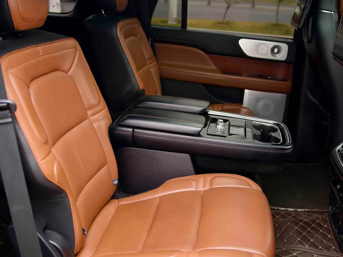 Lincoln Navigator 2019 — Photo 15/18