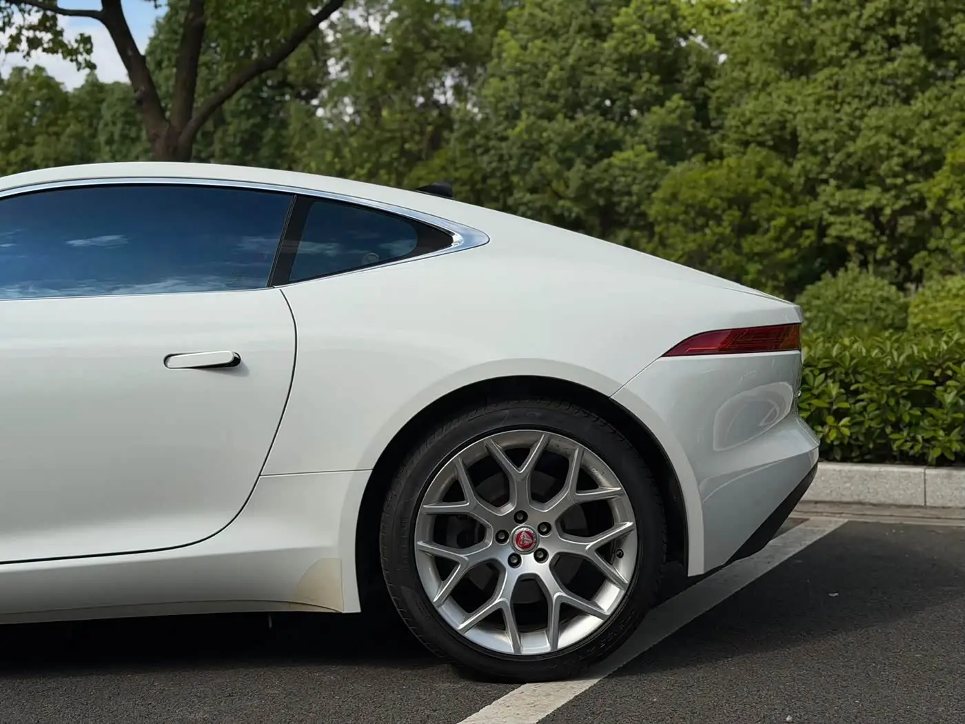 Jaguar F-TYPE 2017 — Photo 6/13