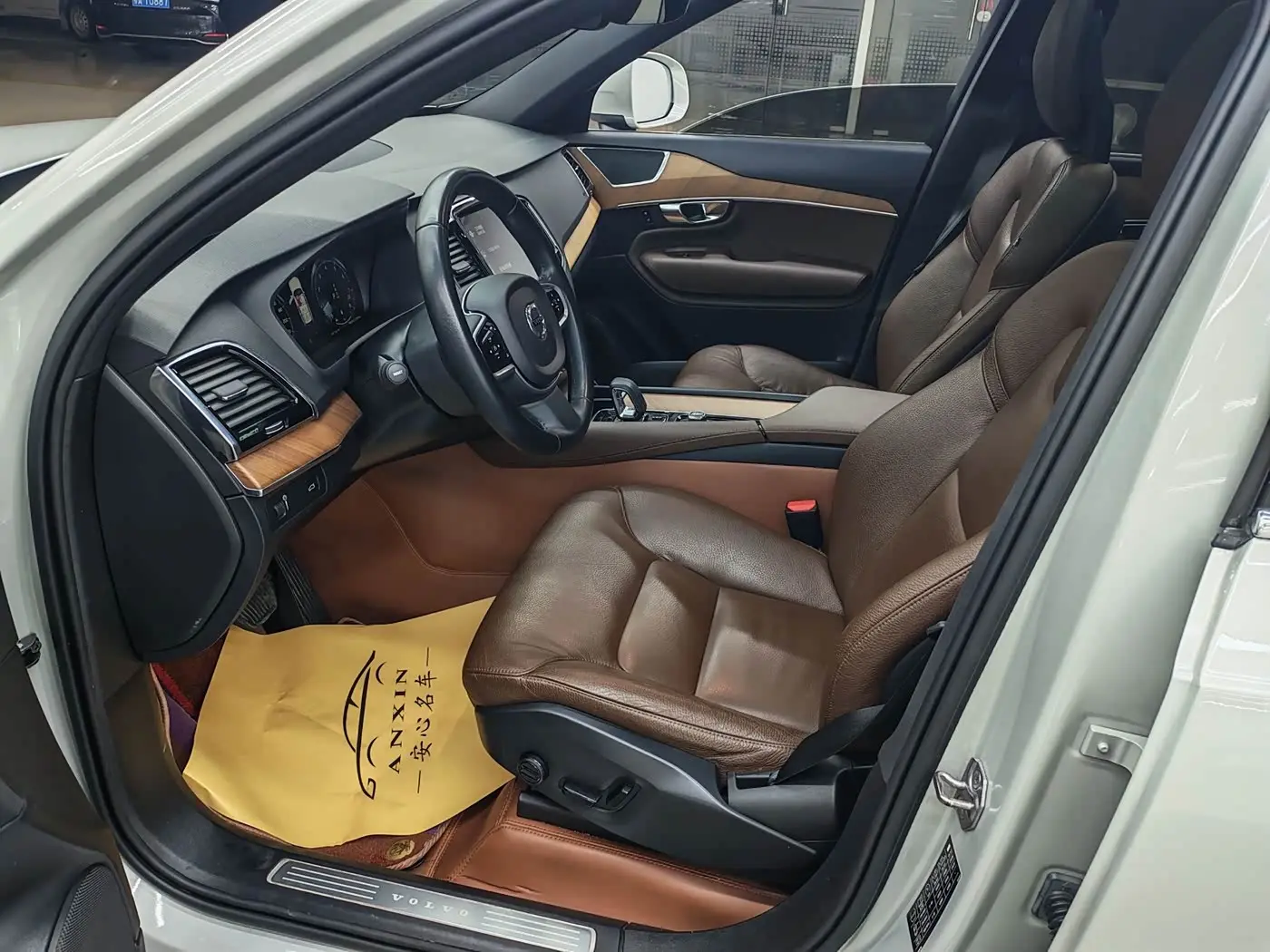 Volvo XC90 2022 — Photo 9/18