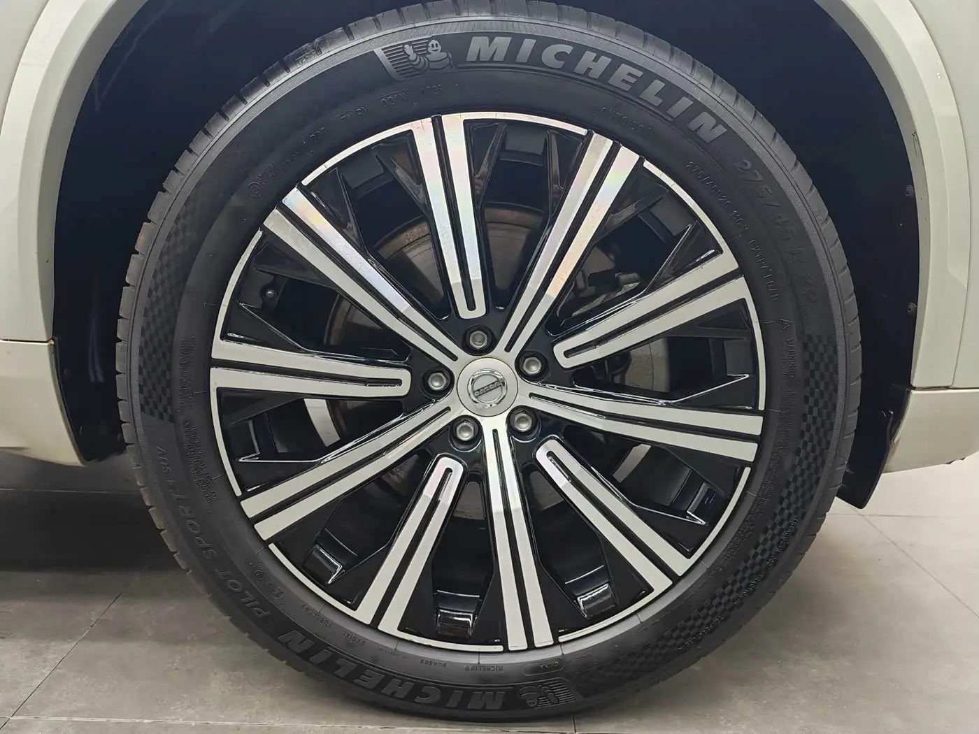 Volvo XC90 2022 — Photo 18/18