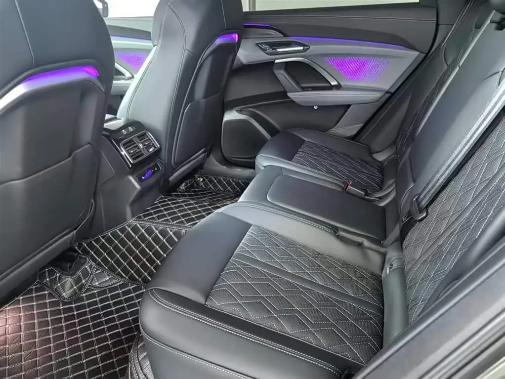 Audi Q5L 2026 — ფოტო 14/18