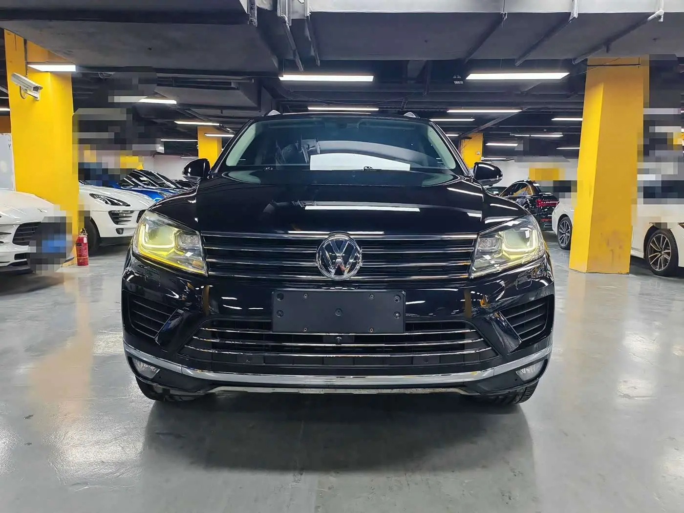 Volkswagen Touareg 2017 — ფოტო 2/9