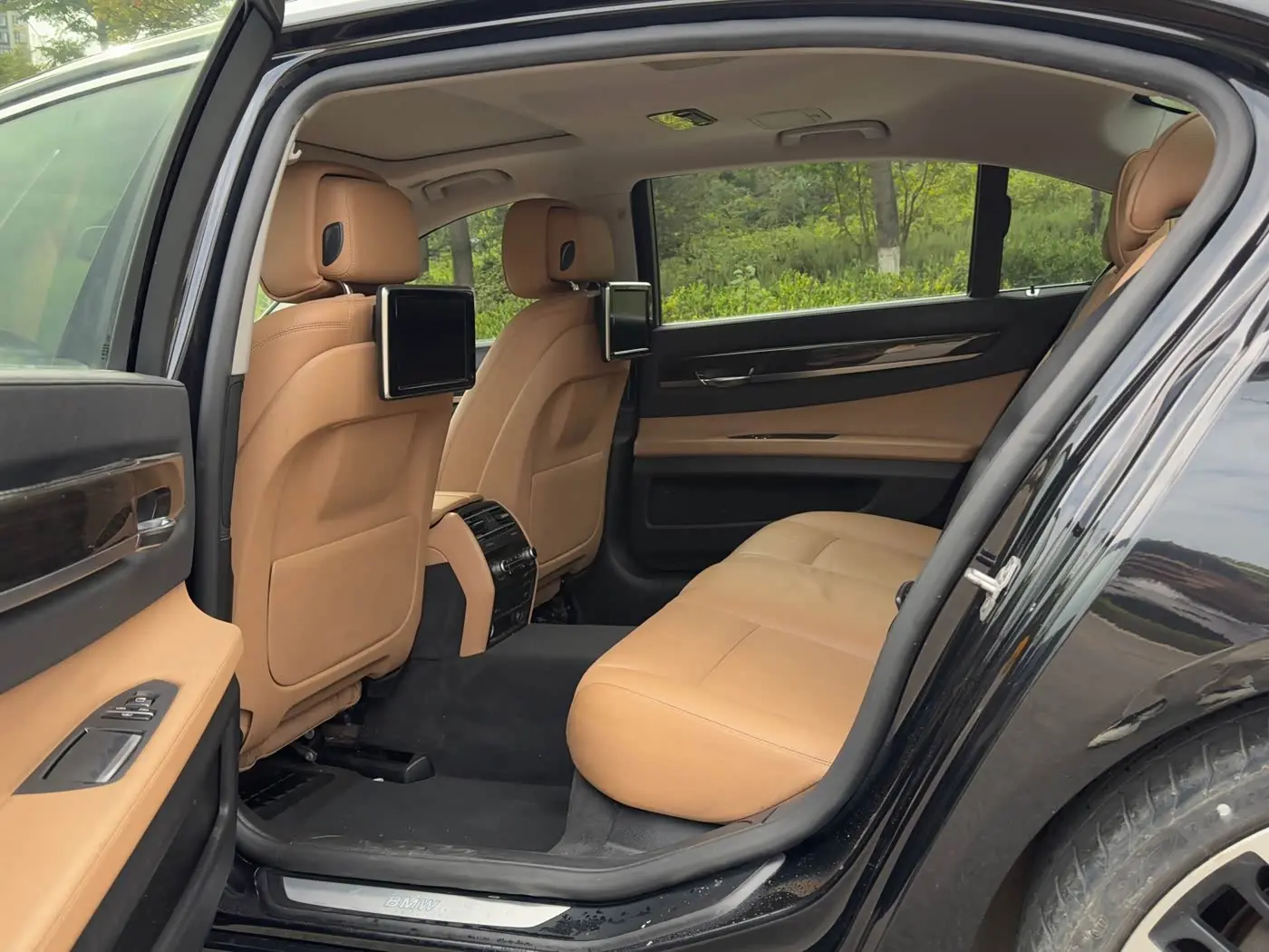 BMW 7 Series 2015 — Photo 8/15