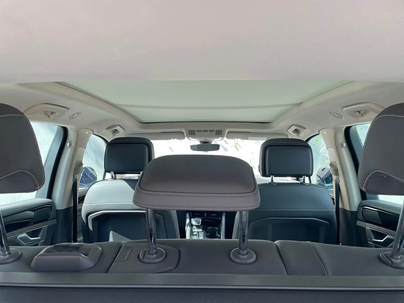 Volkswagen Touareg 2021 — Photo 19/20