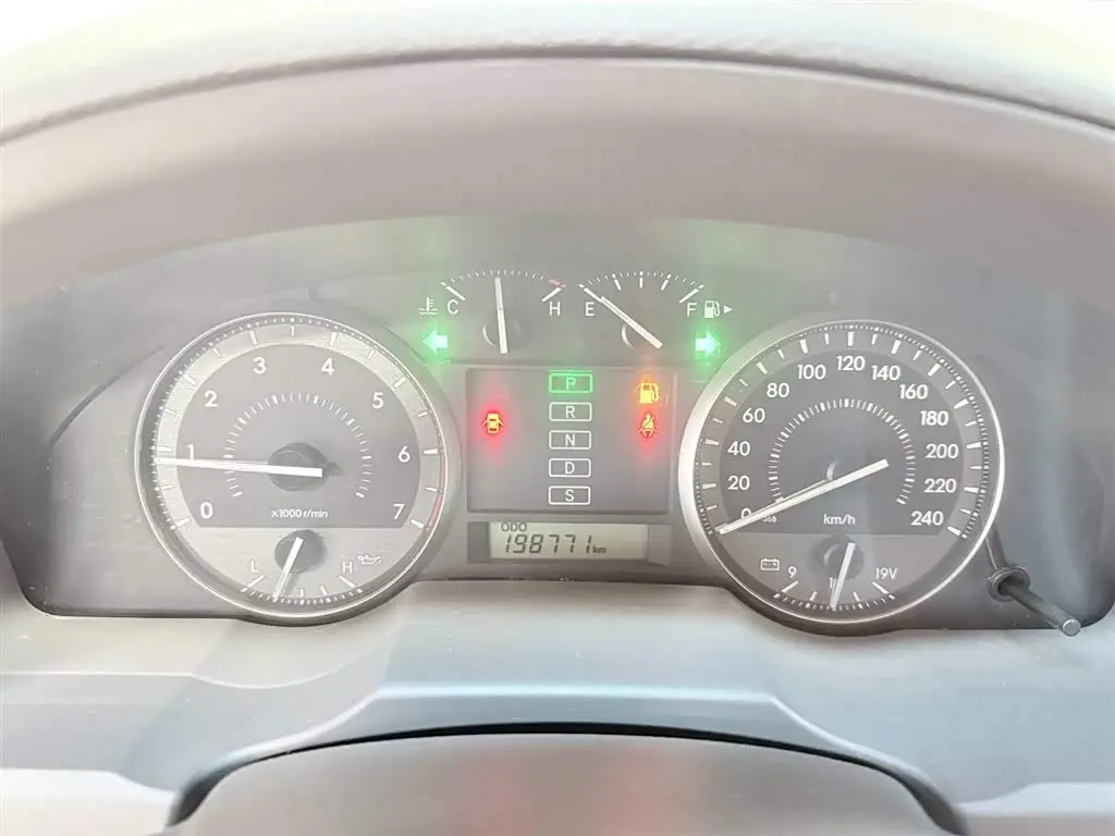 Toyota Land Cruiser 2014 — Şəkil 9/18