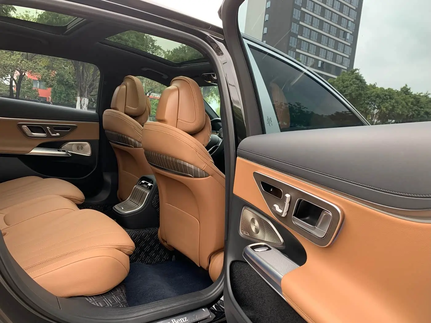 Mercedes-Benz E-Class 2024 — Şəkil 17/20