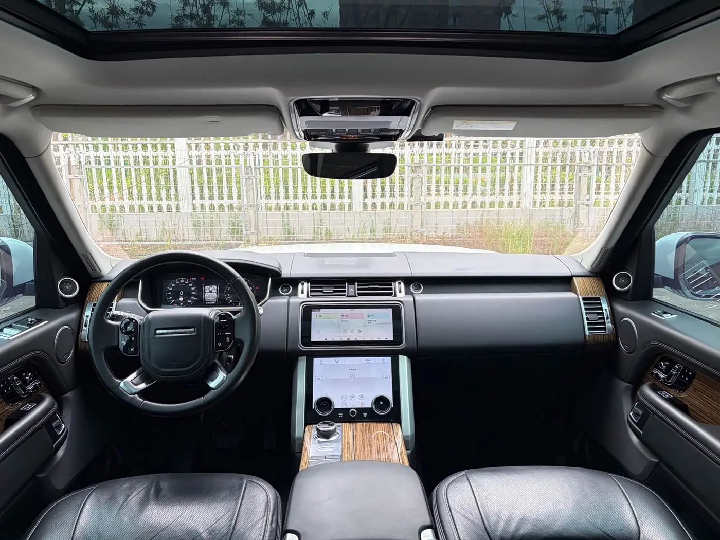 Land Rover Range Rover 2018 — Photo 11/15