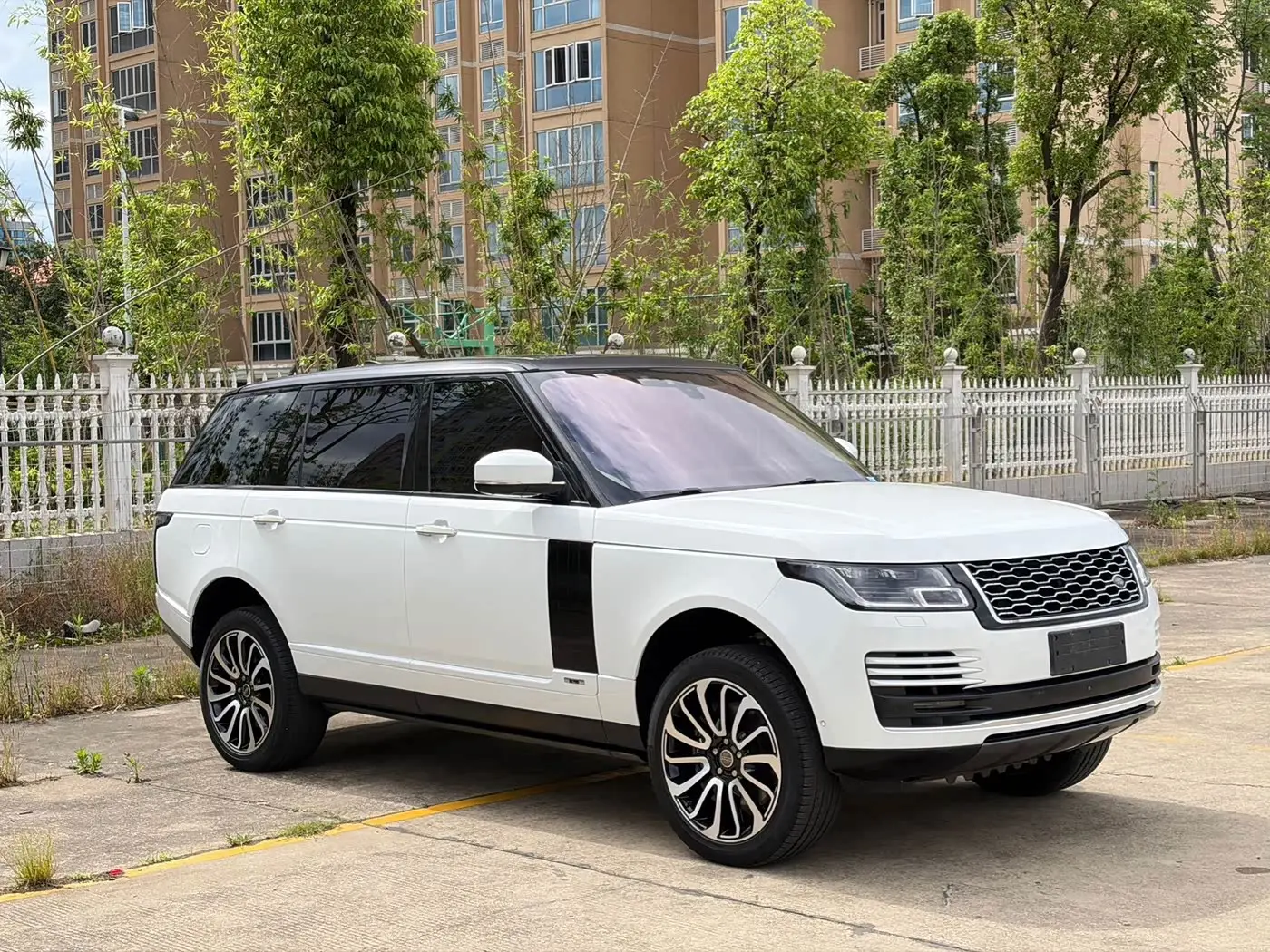 Land Rover Range Rover 2018 — Photo 3/15