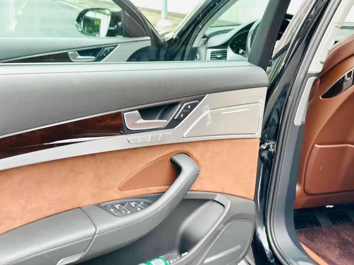 Audi A8 2013 — Photo 8/10
